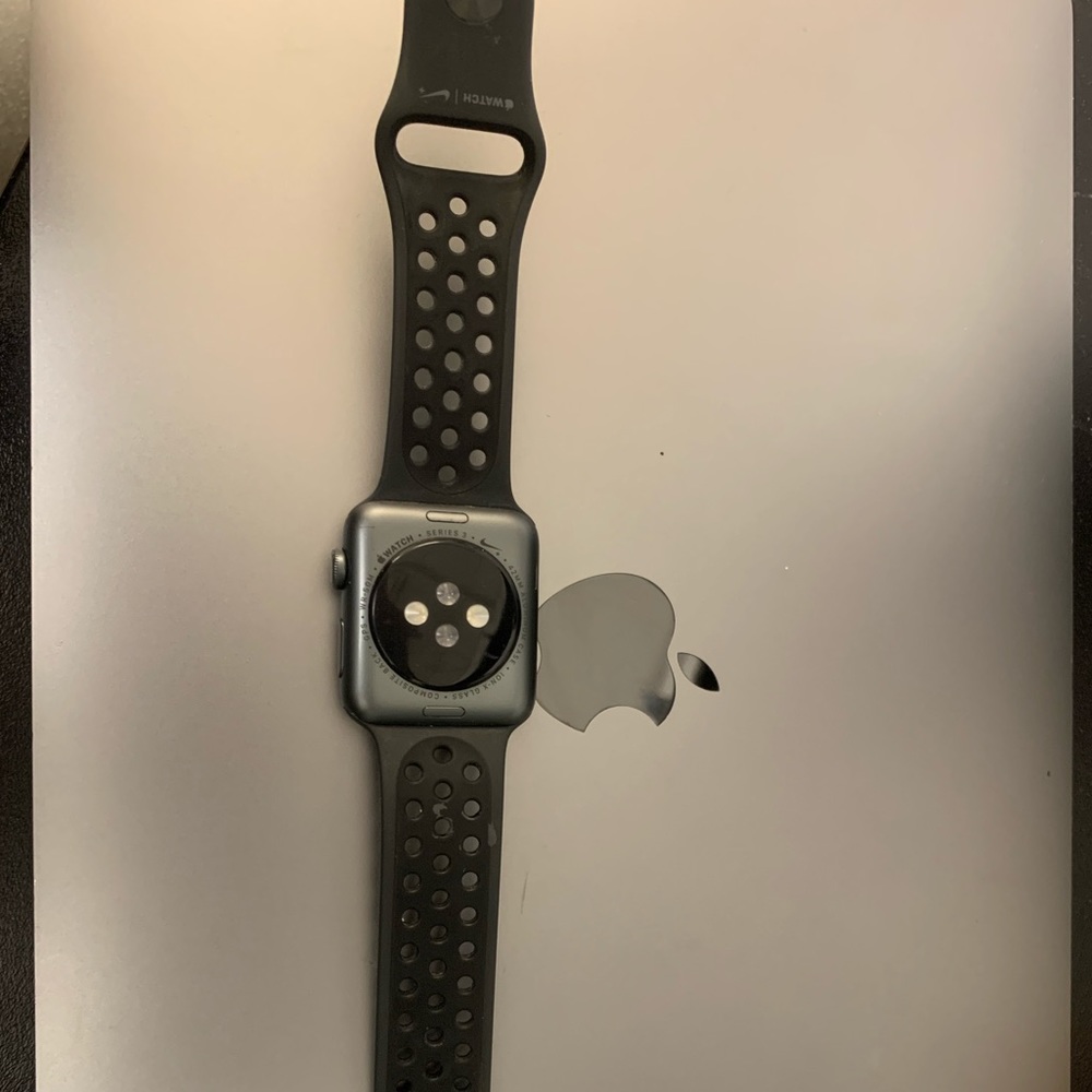 Nike + Apple Watch 42mm series 3